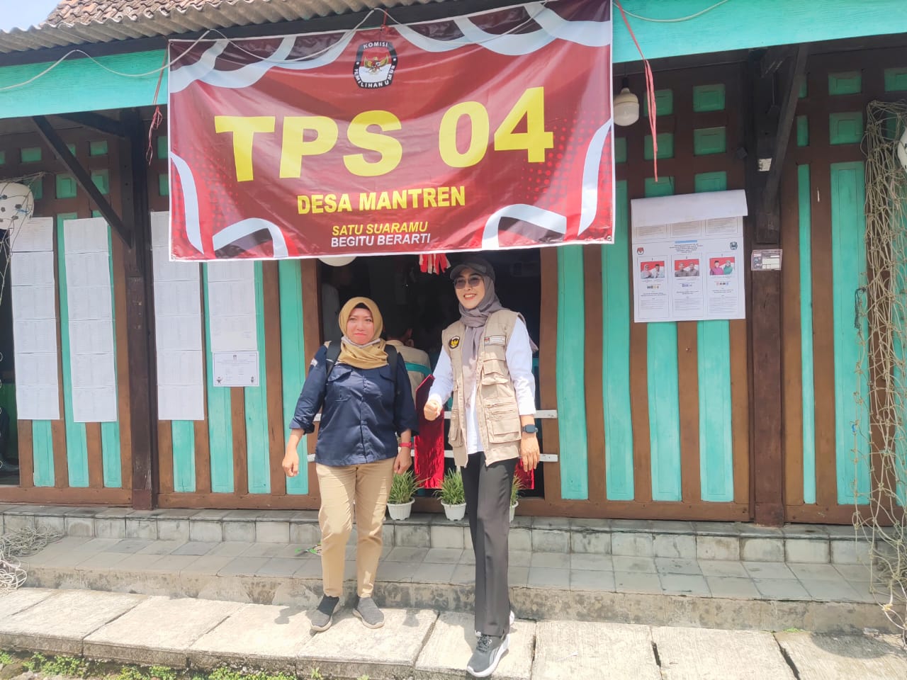 PELAKSANAAN PEMUNGUTAN SUARA PILKADA TAHUN 2024 DI DESA MANTREN BERLANGSUNG AMAN DAN TERTIB