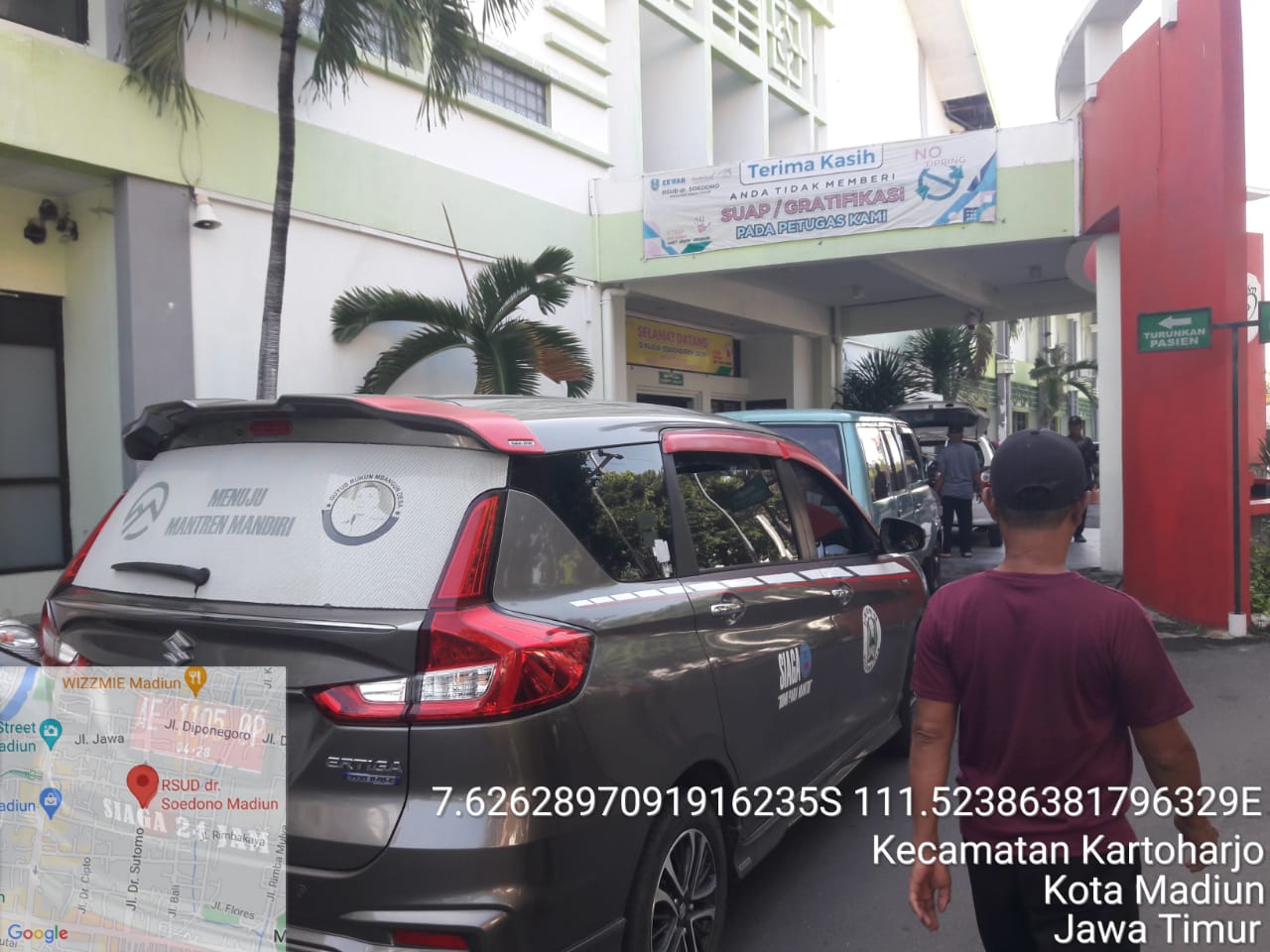 RELAWAN MOBIL SIAGA  SIAP MENGANTARKAN WARGA KE RUMAH SAKIT 24 JAM