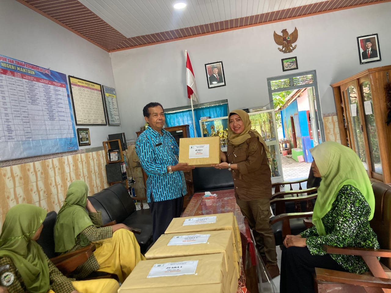 APRESIASI KEPADA SISWA BERPRESTASI