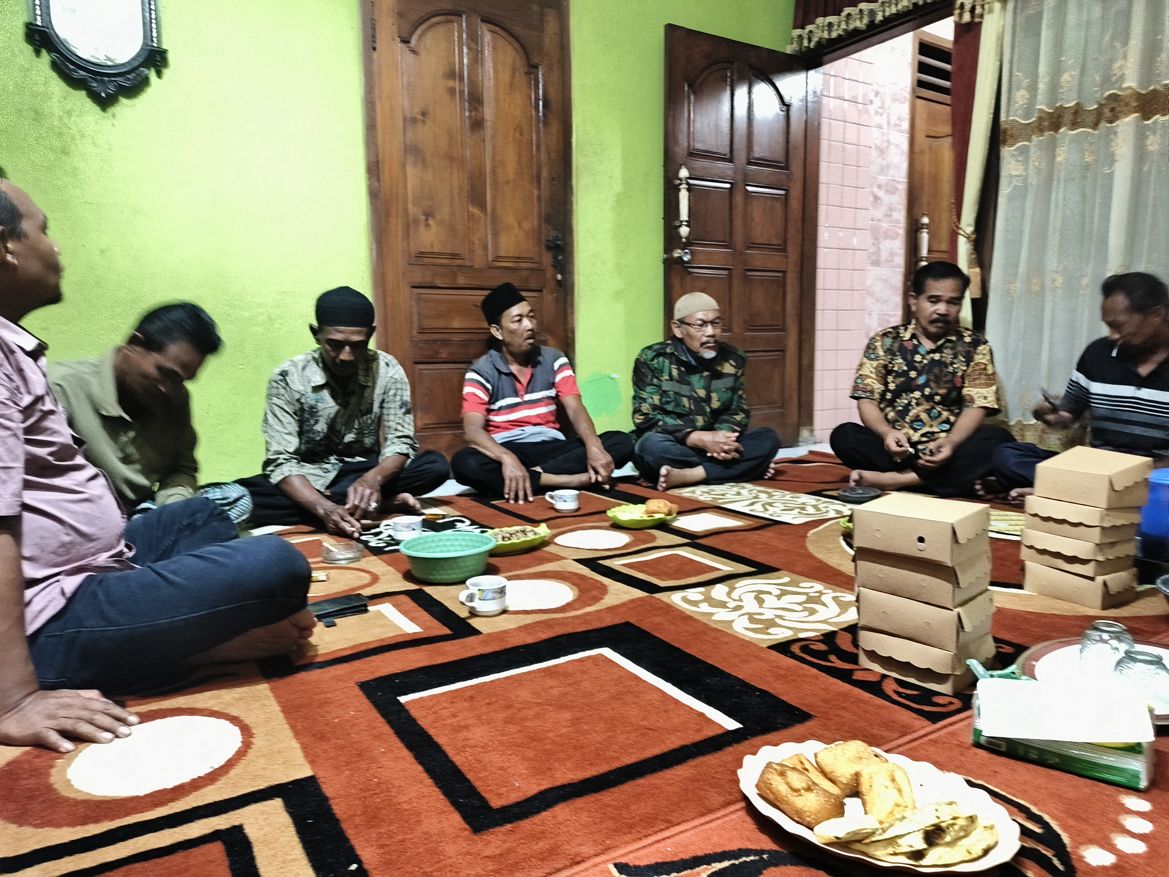 PERTEMUAN RUTIN RW 02 DESA MANTREN