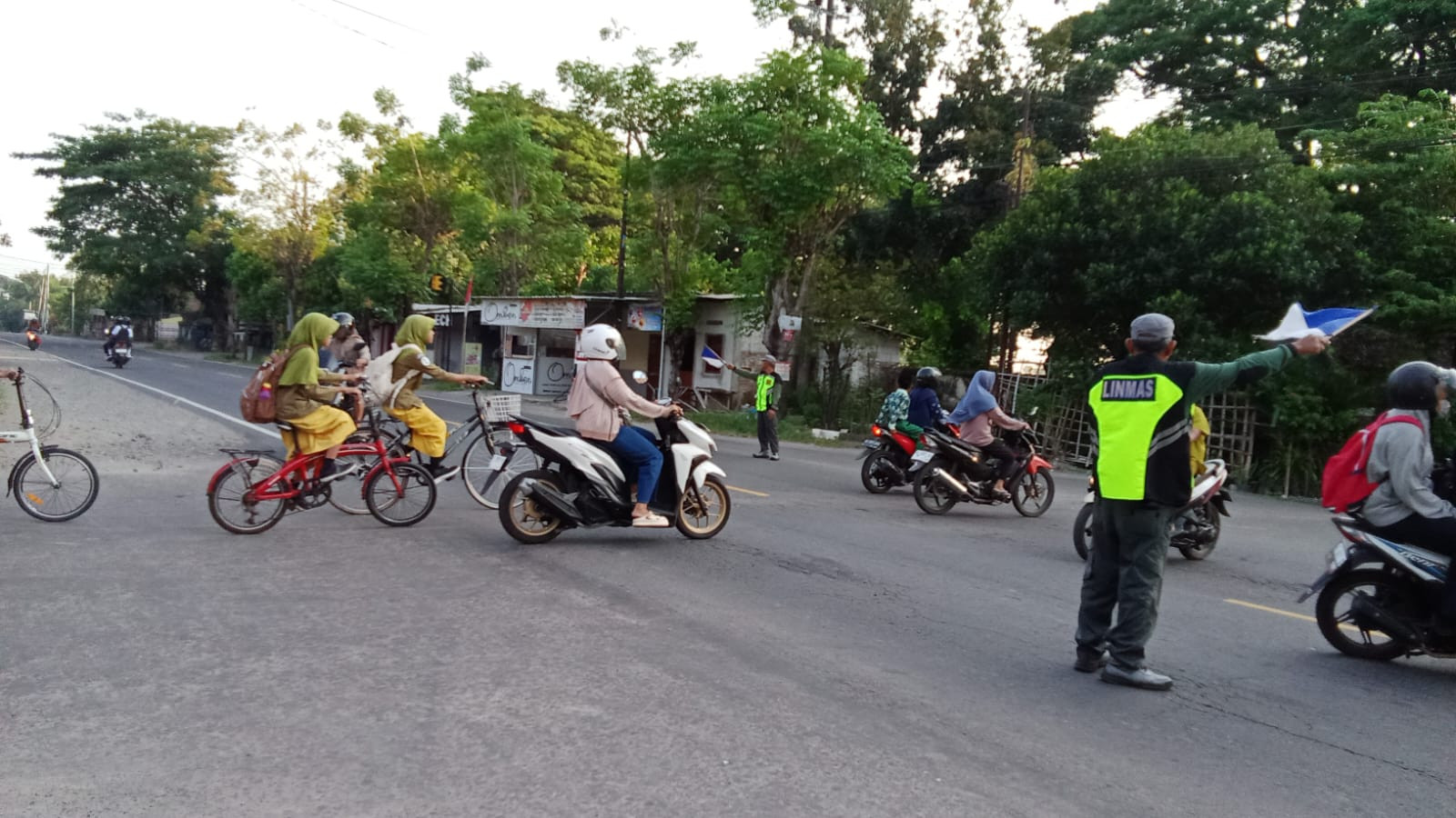 SATLINMAS DESA MANTREN