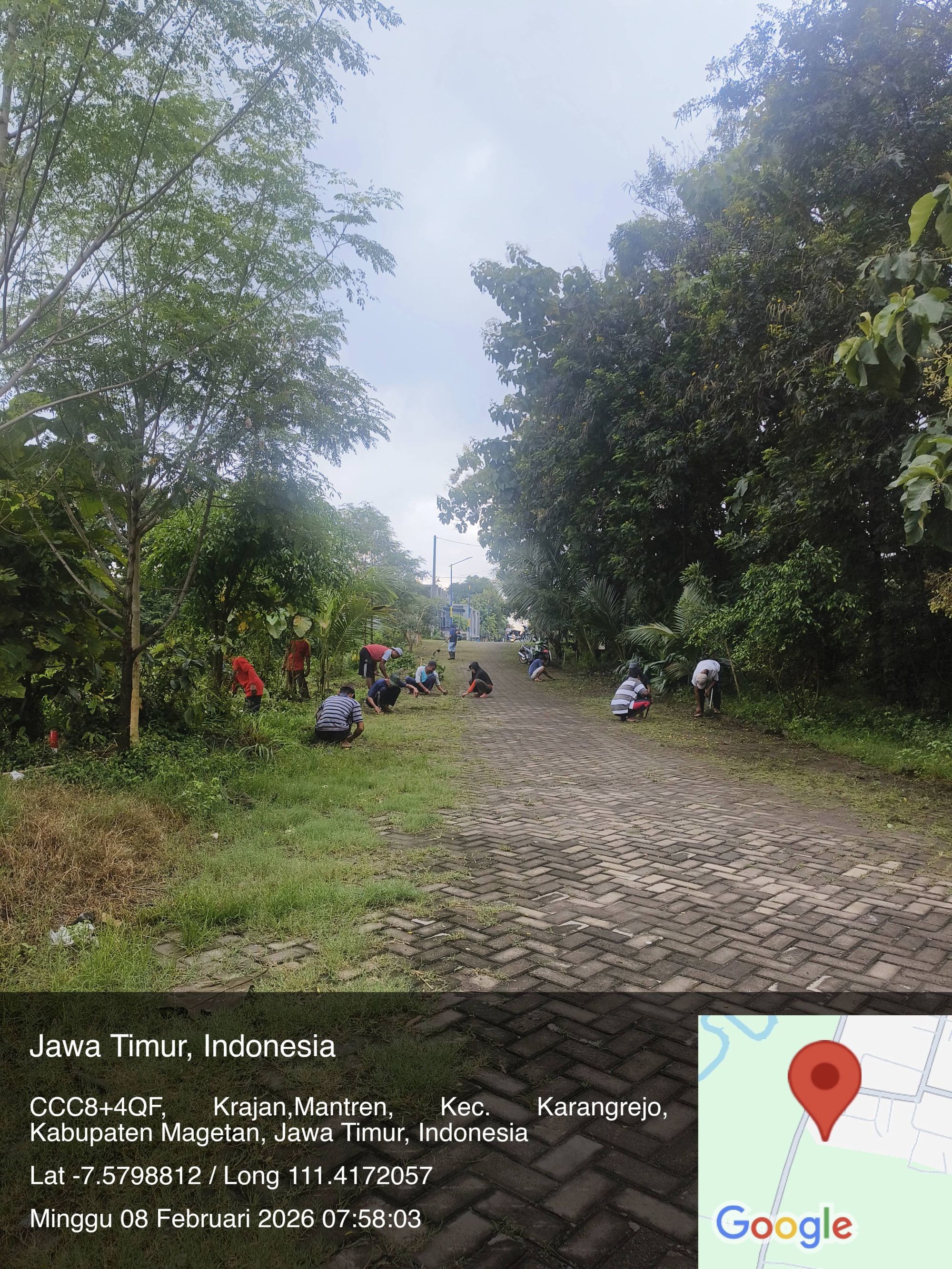 KERJA BAKTI WARGA DESA MANTREN